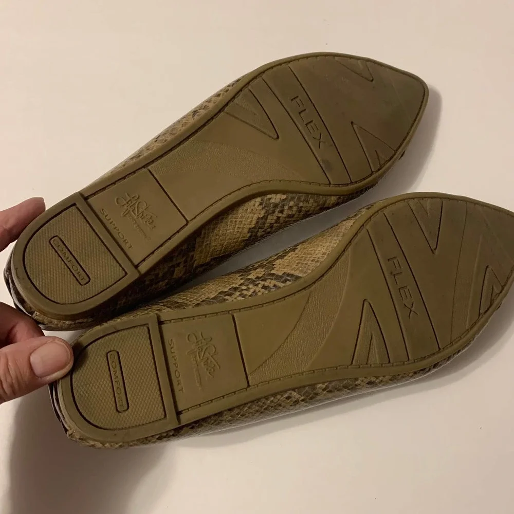 Lifestride‎ Faux Snakeskin Flats Women's Size 7.5
